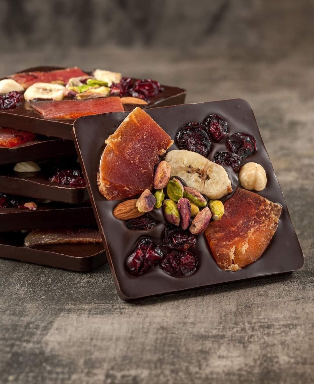 Σοκολάτα κουβερτούρα με φρούτα και ξηρούς καρπούς - Image 2