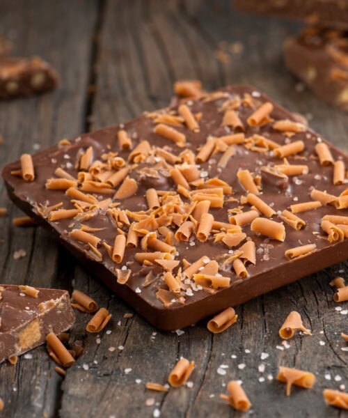 Alternative view of Σοκολάτα γάλακτος με καραμέλα μπισκότο και αλάτι