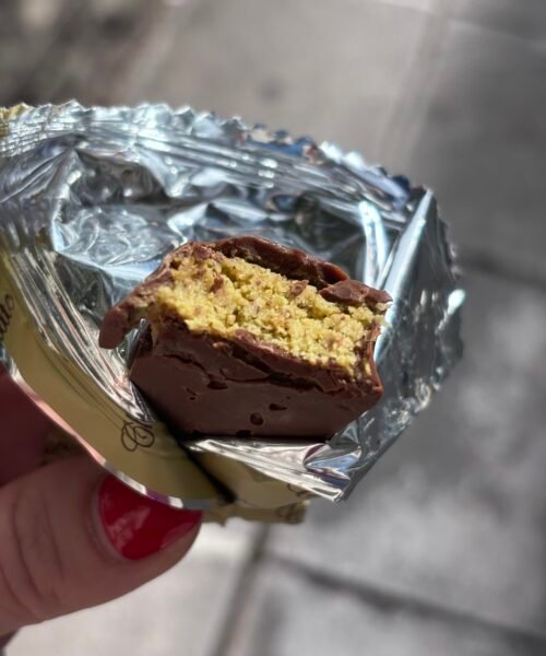 Alternative view of Kunefe chocolate bar